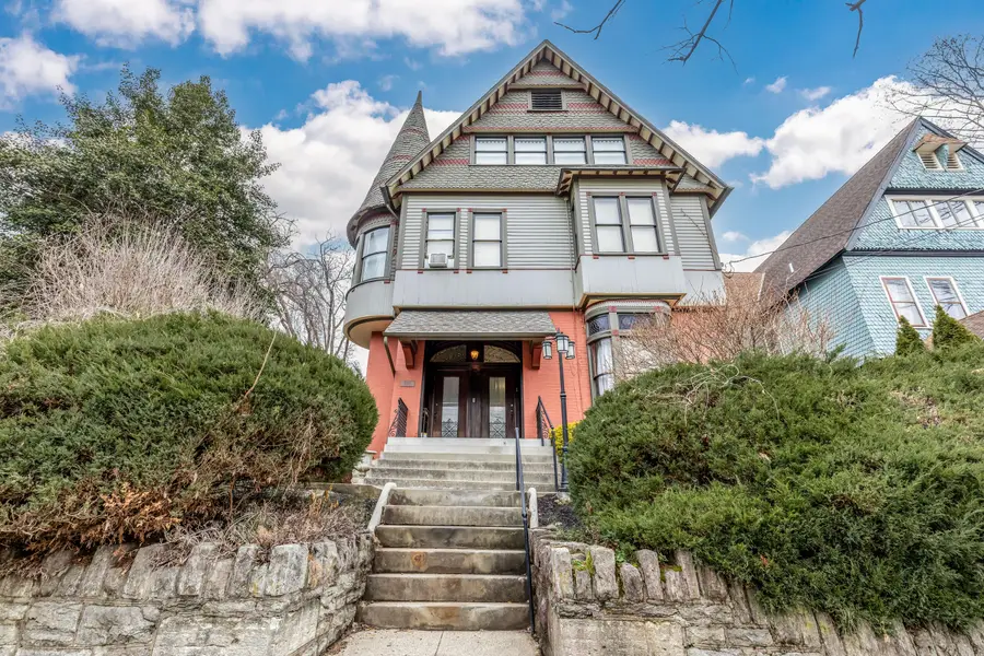 634 Greenup Street, Covington, KY 41011 - #3