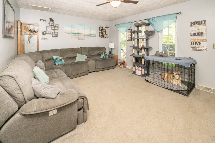 689 Skyline Drive, Florence, KY 41042 - #2