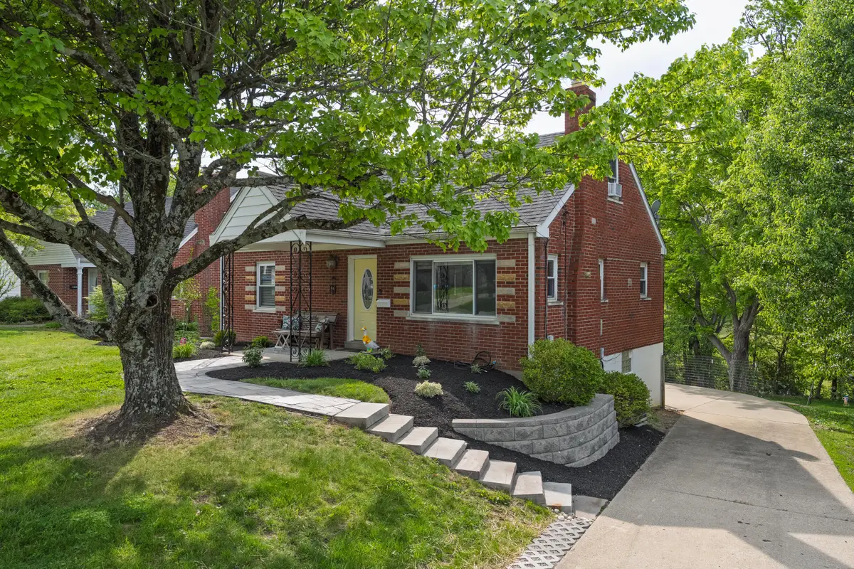 8420 Persimmon Grove Pike, Alexandria, KY 41001 - #1