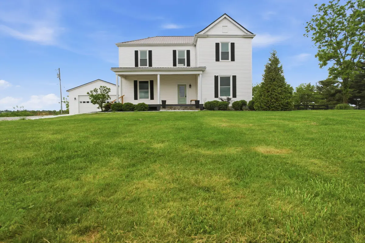 132 W Maple Leaf Road, Maysville, KY 41056 - #1