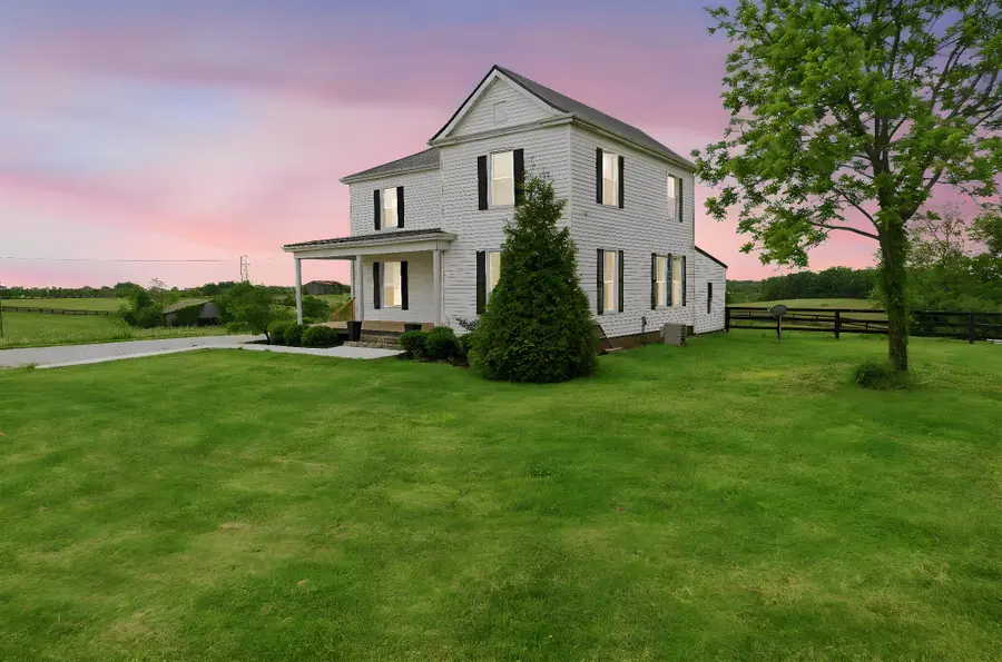 132 W Maple Leaf Road, Maysville, KY 41056 - #2