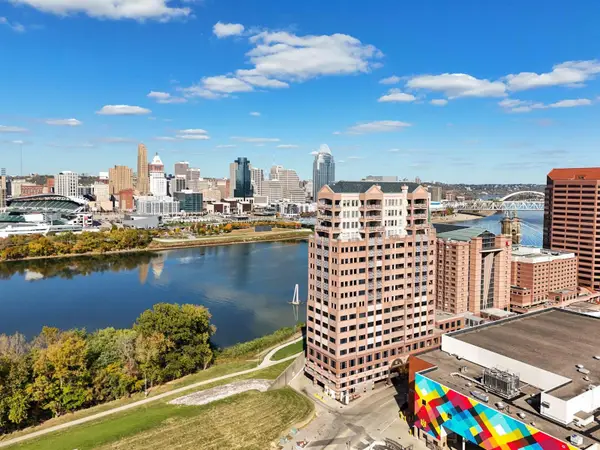 100 W Rivercenter Boulevard #PH3B, Covington, KY 41011