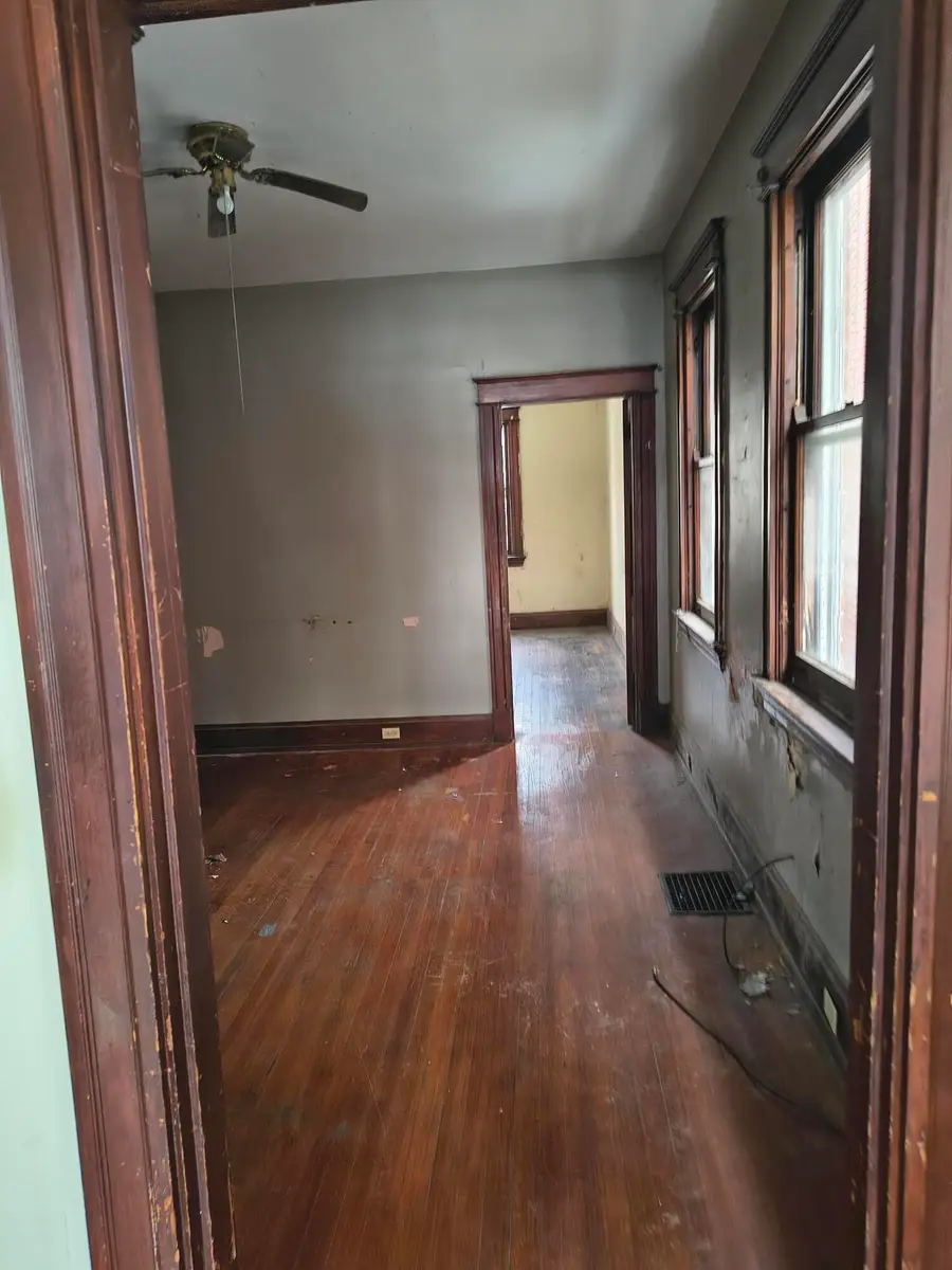 118 E 24th Street E, Covington, KY 41014 - #3