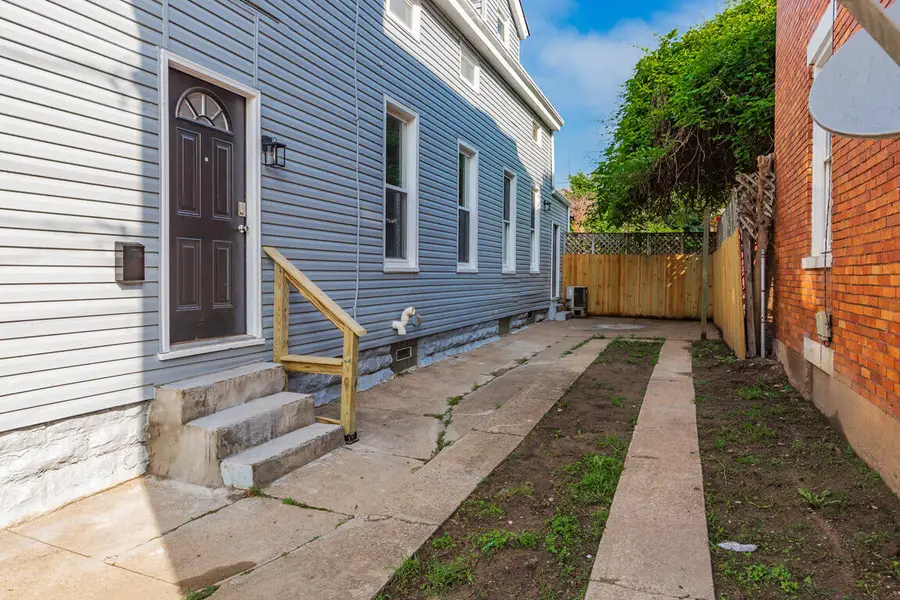 111 W 10th Street, Newport, KY 41071 - #2