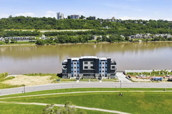 745 Manhattan Boulevard #303, Dayton, KY 41074