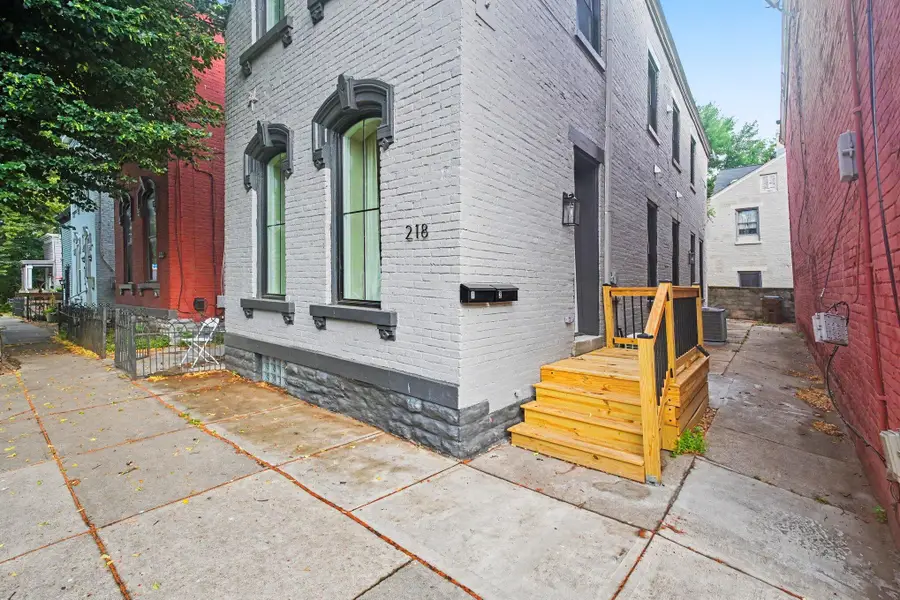 218 W 5th Street, Covington, KY 41011 - #2