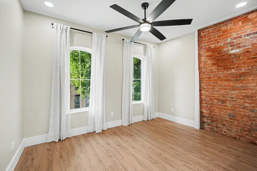 218 W 5th Street, Covington, KY 41011 - #3