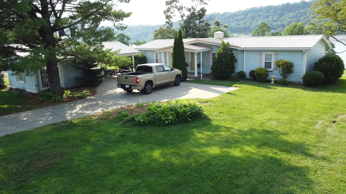 405 E High Street, Warsaw, KY 41095 - #1