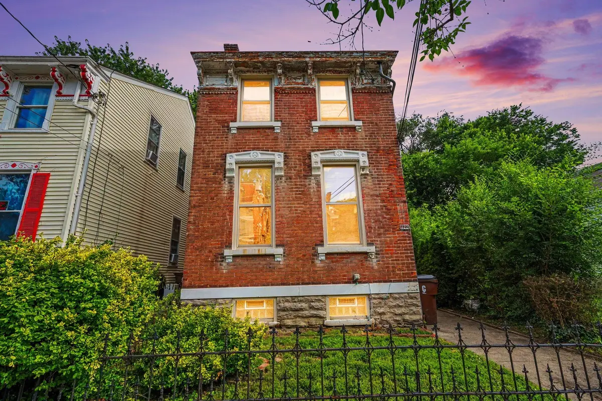 322 E 17th Street, Covington, KY 41014 - #1