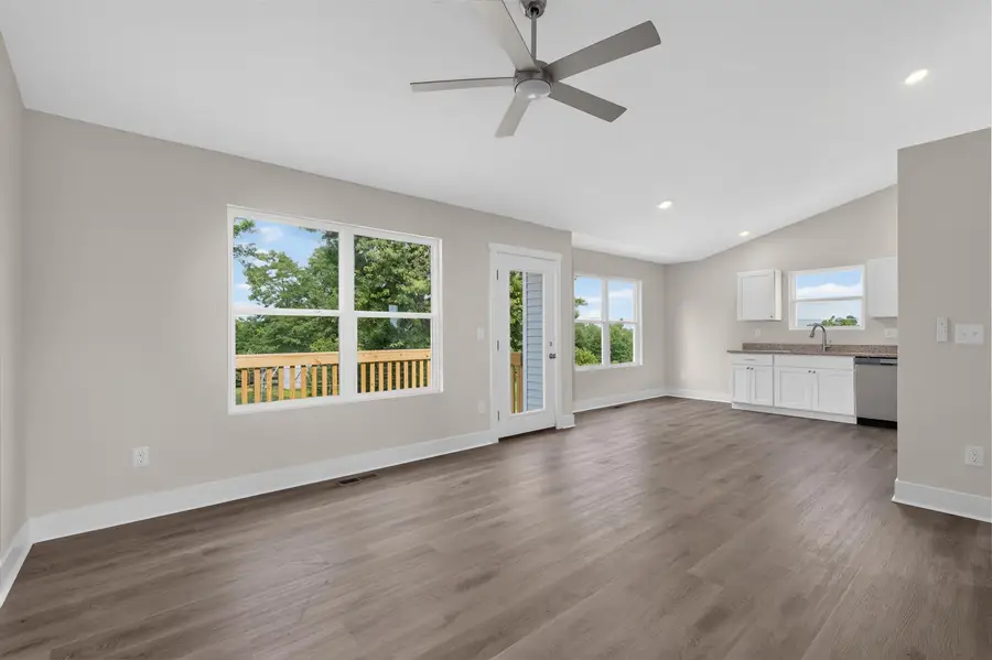 102 Avalon Drive, Williamstown, KY 41097 - #2