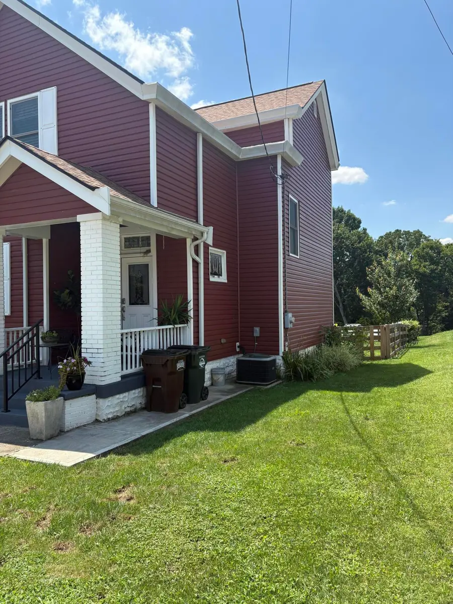 102 W Walnut Street, Southgate, KY 41071 - #2