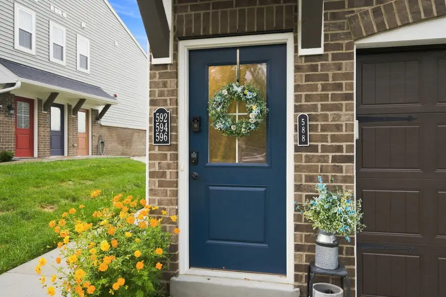 588 Foxhill Drive, Crescent Springs, KY 41017 - #2