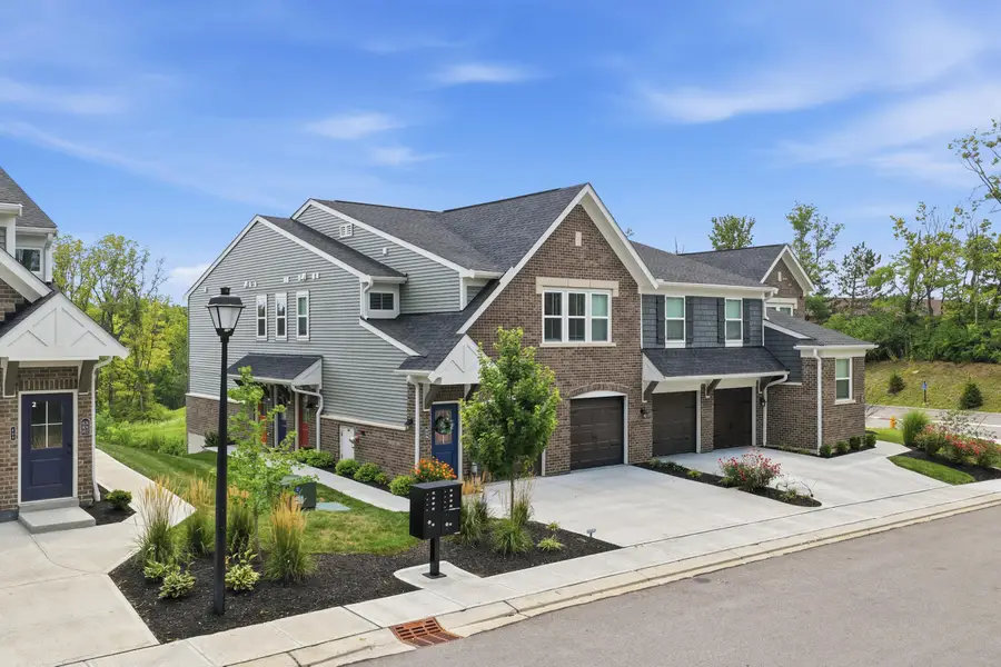 592 Foxhill Drive, Crescent Springs, KY 41017 - #2