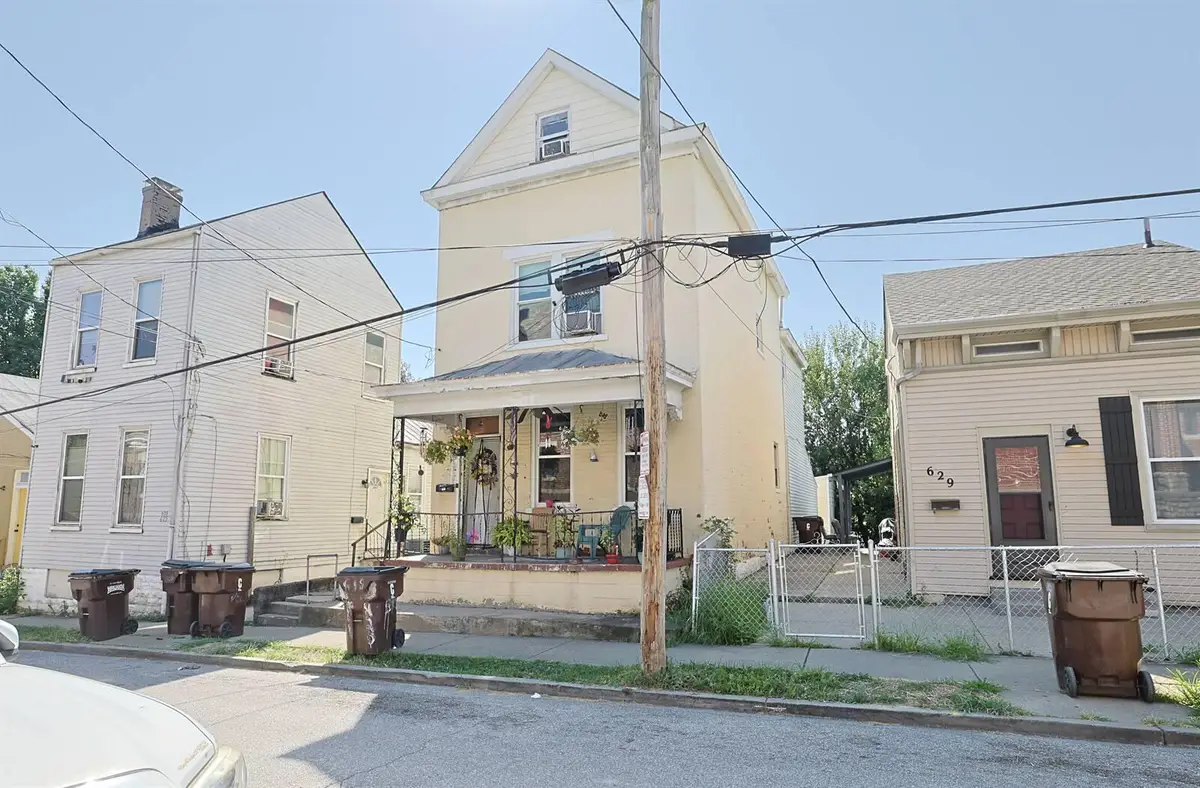 627 W 11th Street, Covington, KY 41011 - #1