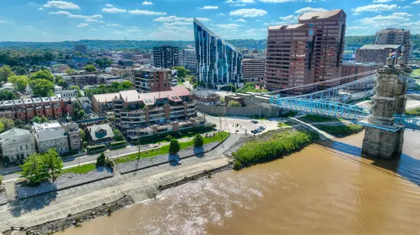 1 Riverside Place #302, Covington, KY 41011