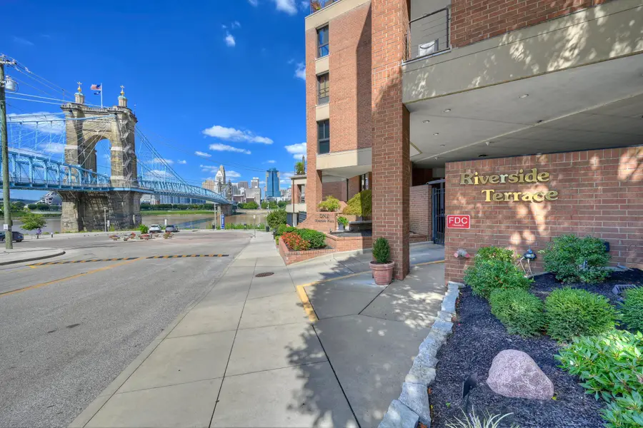 1 Riverside Place #302, Covington, KY 41011 - #2