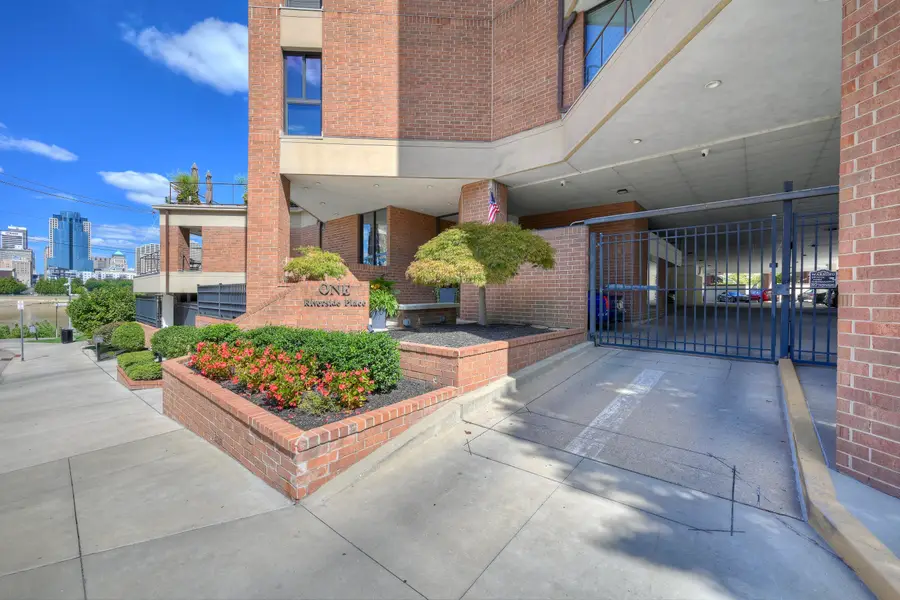 1 Riverside Place #302, Covington, KY 41011 - #3