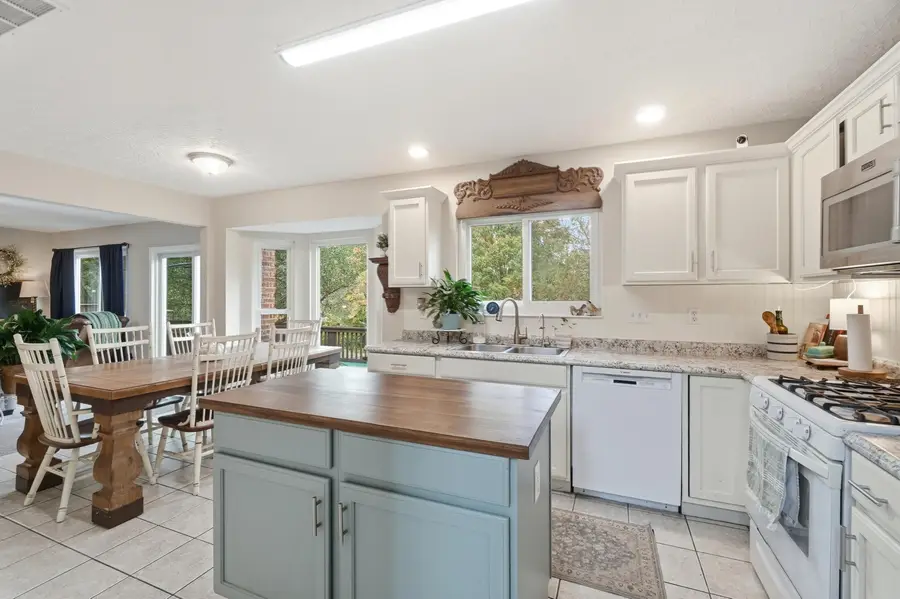 1736 Greatwood Drive, Florence, KY 41042 - #2
