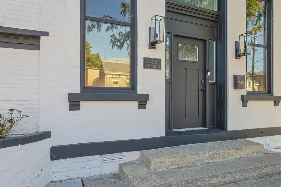 228 E 10th Street, Newport, KY 41071 - #2