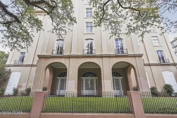 2434 Saint Charles Avenue, New Orleans, LA 70130