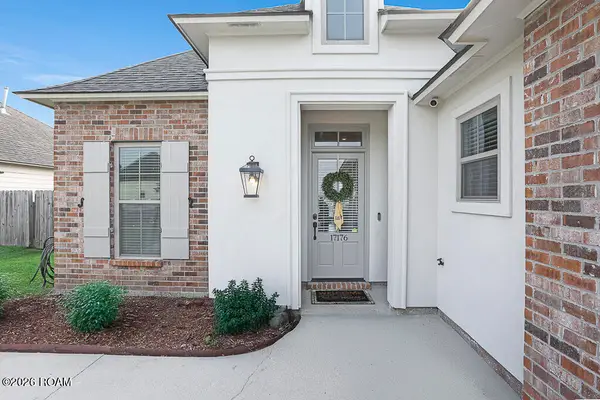 17176 Ledgestone Drive, Prairieville, LA 70769