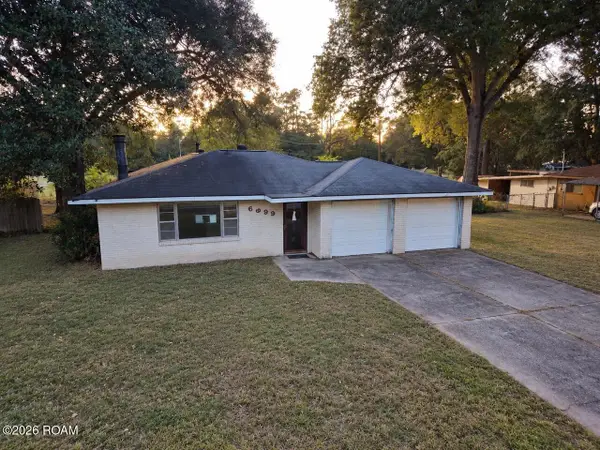 6999 Landmor Drive, Central, LA 70739