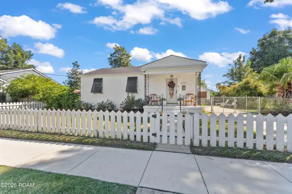 2201 Lloyds Avenue, Chalmette, LA 70043