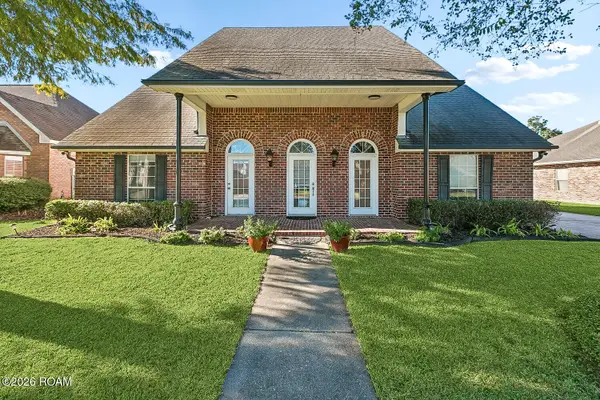 265 Saxony Court, Belle Chasse, LA 70037