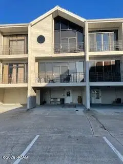 127 Highway 22 E, Madisonville, LA 70447