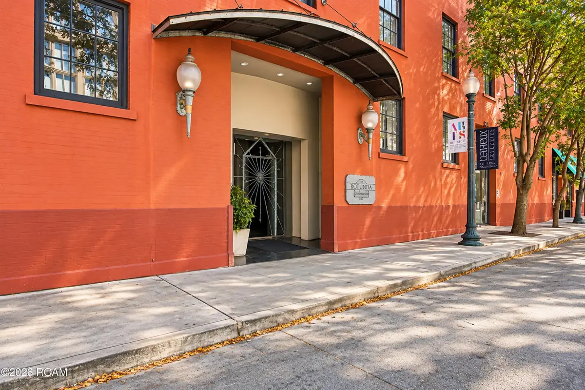 330 Julia Street, New Orleans, LA 70130 - #1