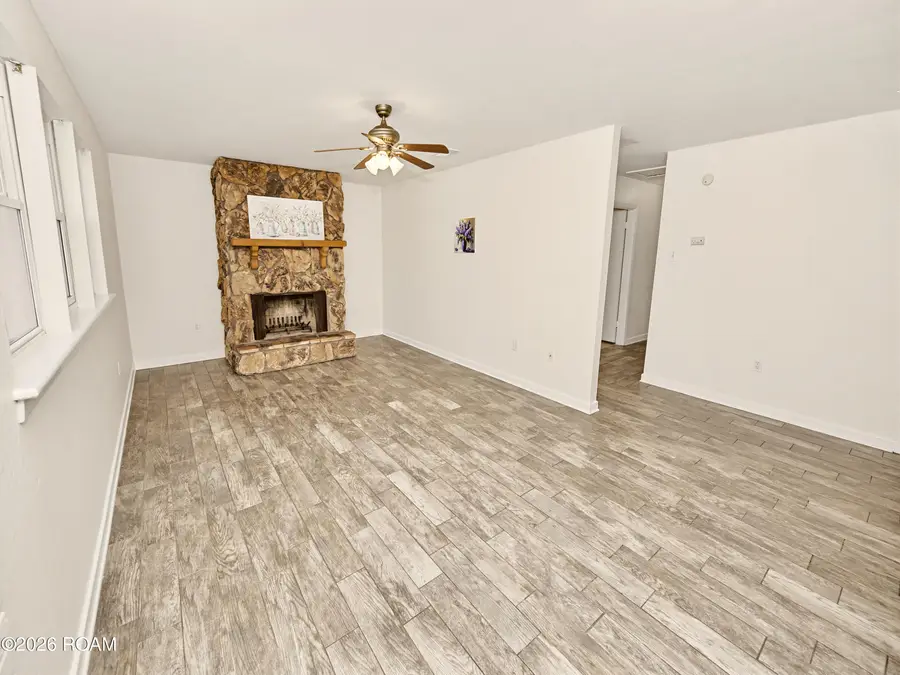 8424 S Essen Heights Court, Baton Rouge, LA 70809 - #2