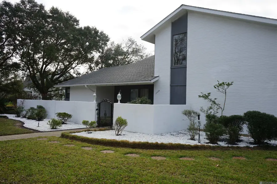 12426 N Lake Sherwood Ave, Baton Rouge, LA 70816 - #2