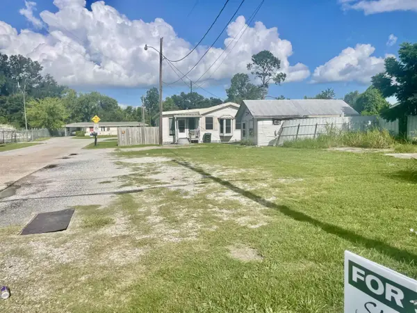 135 Howard Ave, Houma, LA 70363