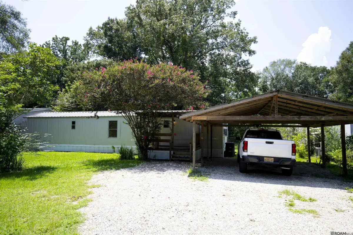 15179 W Beaver Dr, Pride, LA 70770 - #1