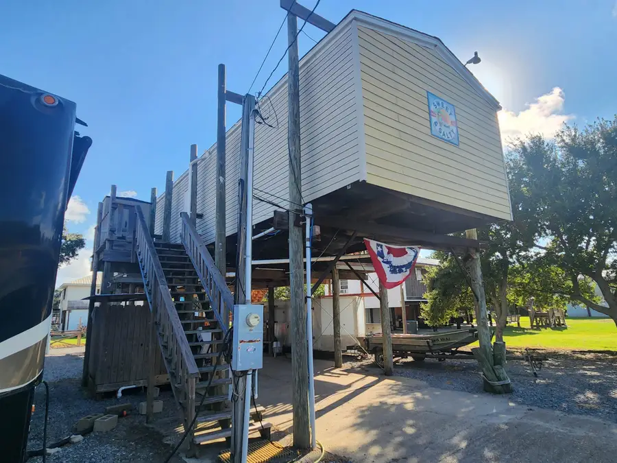 162 Grape Ln, Grand Isle, LA 70358 - #2