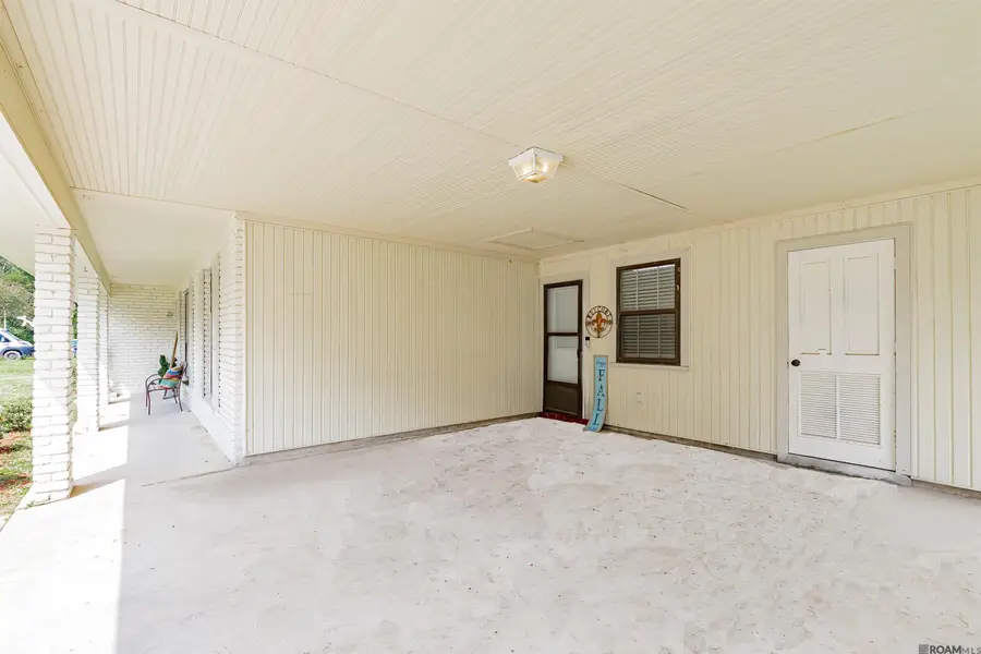 11049 E Vieux Dr, Baton Rouge, LA 70815 - #2