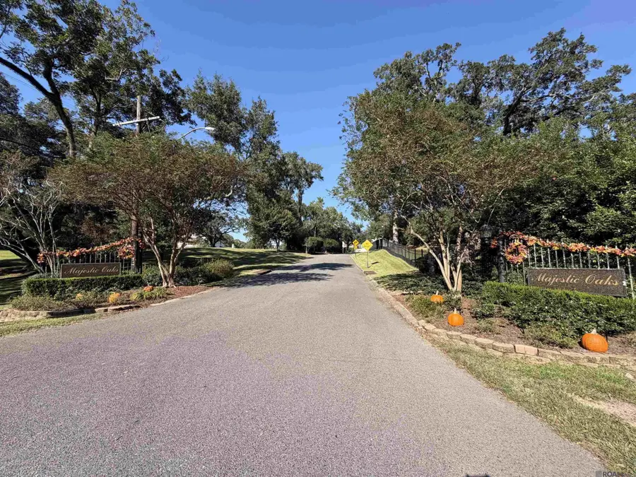26 N Stately Oaks Dr, St. George, LA 70810 - #2