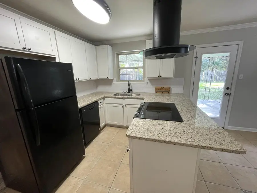 917 Montgomery Ave, Denham Springs, LA 70726 - #2
