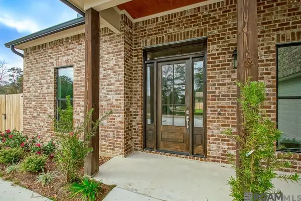 11922 Pendarvis Ln, Walker, LA 70785