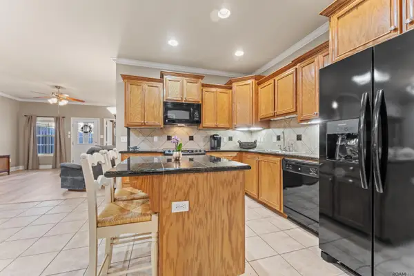 11510 Southfork Dr, Baton Rouge, LA 70816
