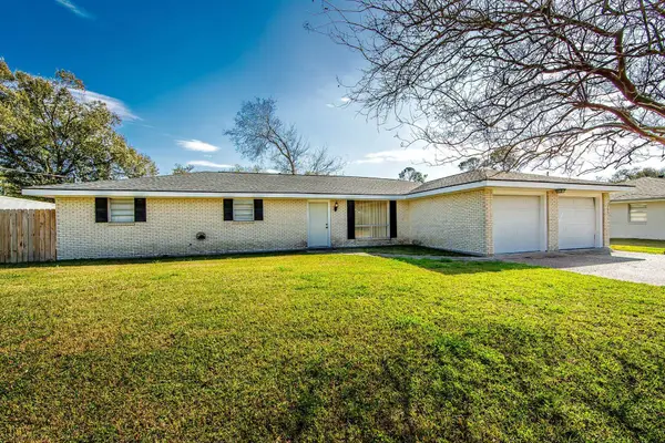 305 Wildwood Dr, Houma, LA 70363