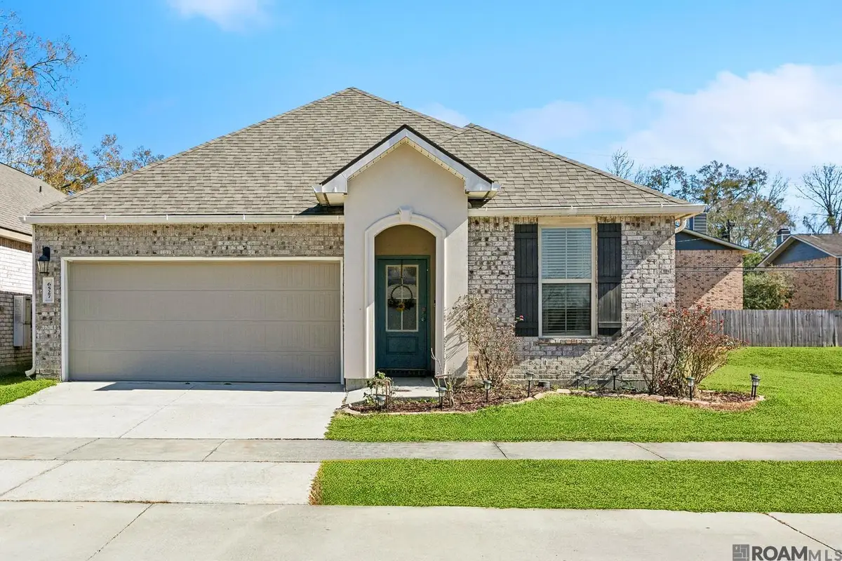 6527 Tiger Pointe Dr, Shenandoah, LA 70817 - #1