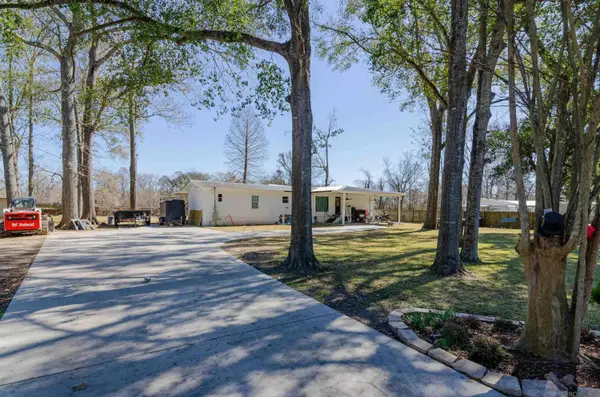15230 Silver Oak Dr, Prairieville, LA 70769