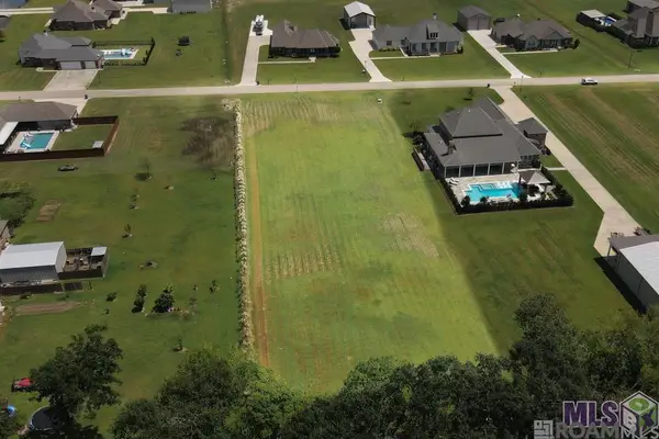5700 Hunters Pointe Ln, Brusly, LA 70719