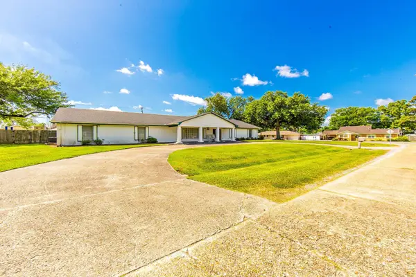 100 Estate Dr, Houma, LA 70364