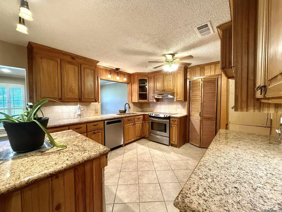 10024 Ridgely Dr, Baton Rouge, LA 70809 - #1