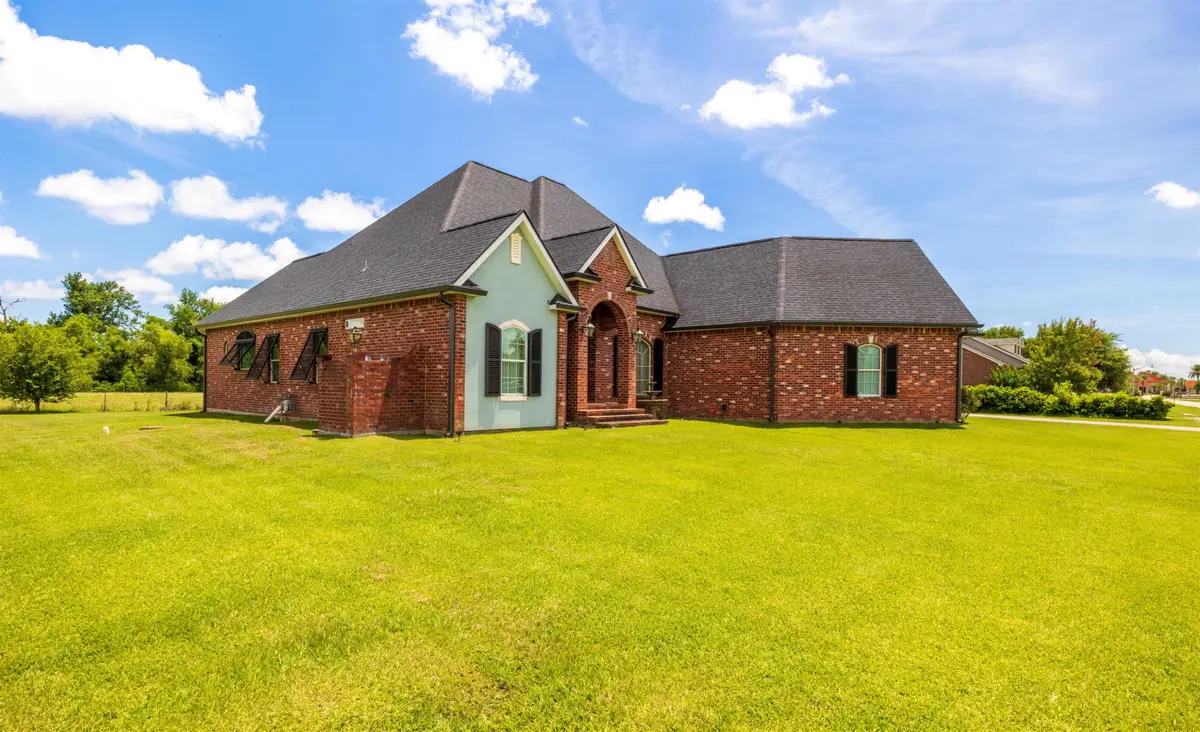319 Chateau Dr, Lockport, LA 70374 - #1