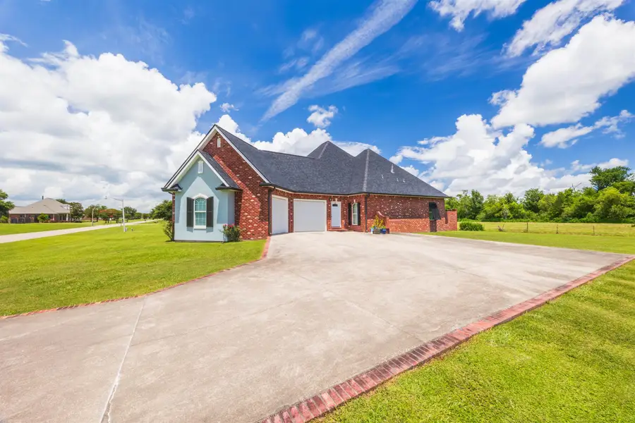 319 Chateau Dr, Lockport, LA 70374 - #3