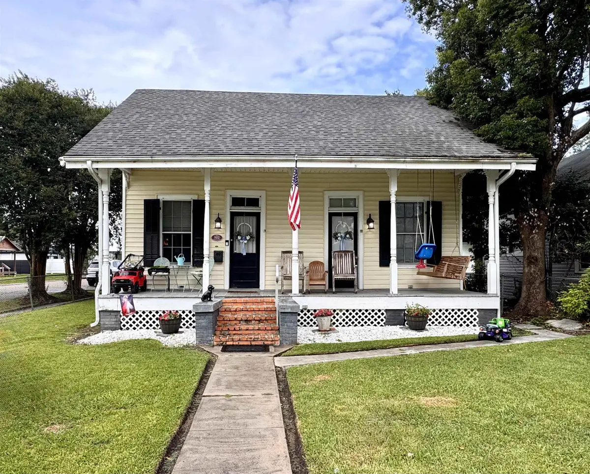 922 Fourth St, Morgan City, LA 70380 - #1