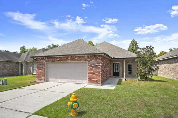 6742 Silver Springs Dr, Greenwell Springs, LA 70739